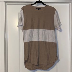 Men’s tan and white ELWOOD t-shirt small